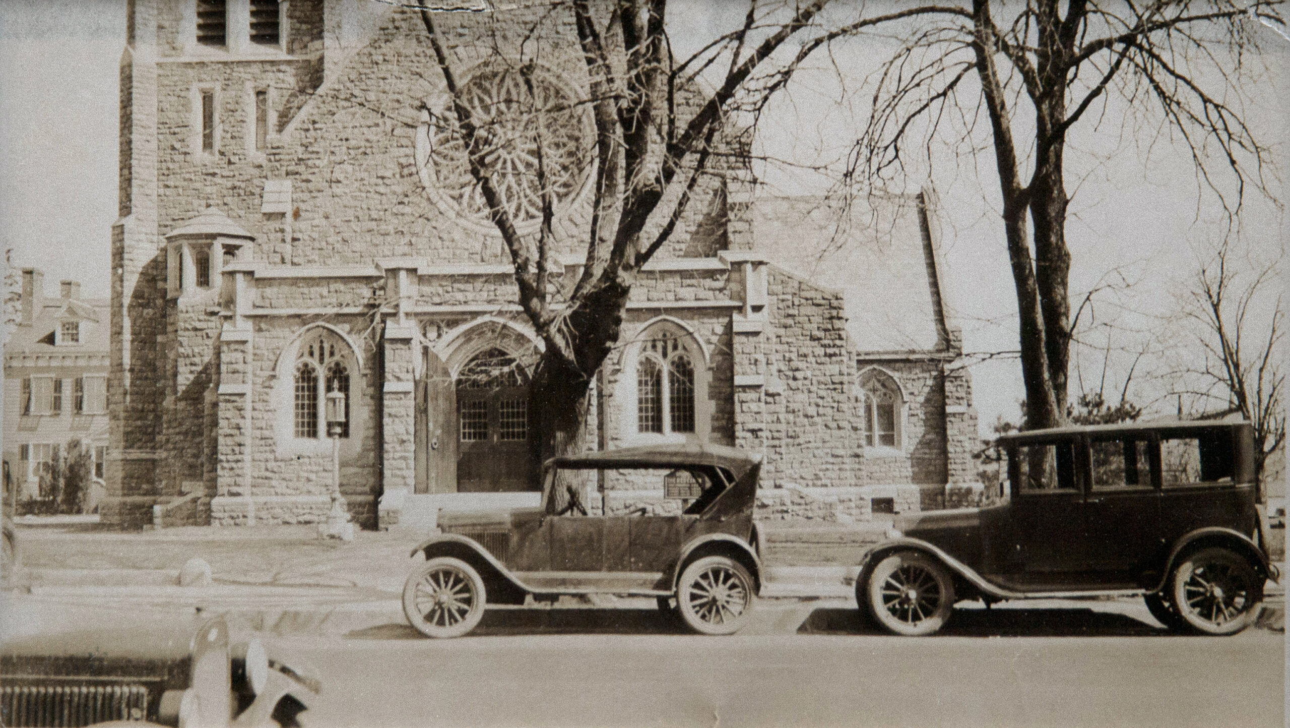 Ford Model-T Car in front of the Church of the Redeemer